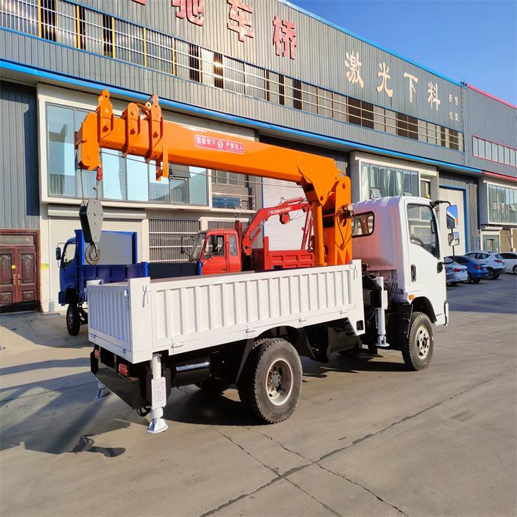 栾城区三轮随车吊定制 农用改装机自备吊中瑞长期出售